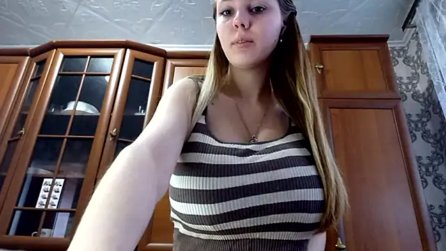 VictoriaDeese online show from March 10, 2026, 4:17 am