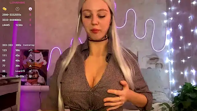 VictoriaDeese online show from May 26, 2026, 4:19 am