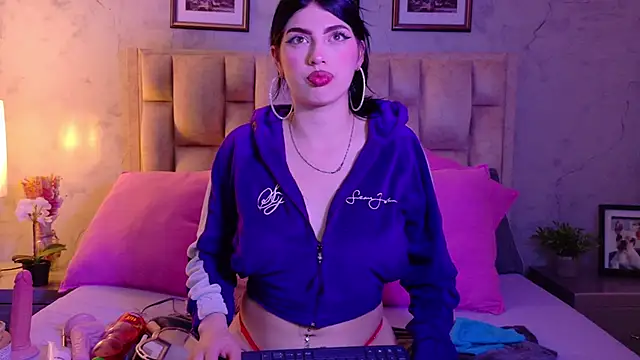 IsabellaRossi online show from April 30, 2026, 5:36 am