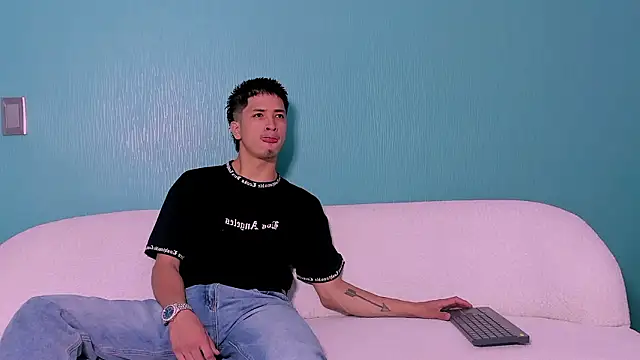 Snapshot of Youdoll_ chatting on February 19, 2026, 1:29 pm Youdoll online show from February 19, 2026, 1:29 pm