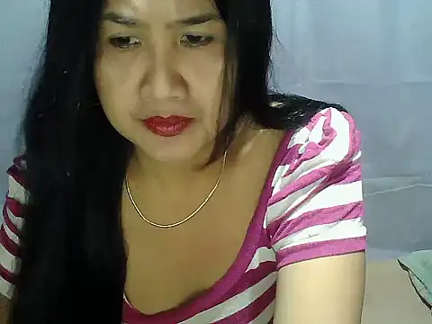 Snapshot of Sh1nbae22 chatting on July 17, 2026, 2:24 pm Sh1nbae22 online show from July 17, 2026, 2:24 pm