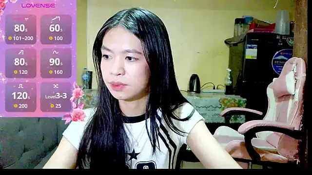Luna Moonfang online show from July 26, 2026, 9:54 pm