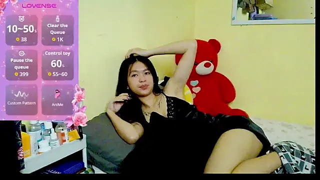 Luna Moonfang online show from July 28, 2026, 3:21 pm