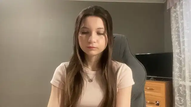 Snapshot of LunnaBliss chatting on February 19, 2026, 3:08 pm LunnaBliss online show from February 19, 2026, 3:08 pm