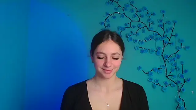 KissMeJulia online show from April 9, 2026, 5:29 am