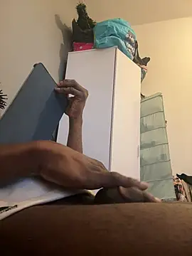 Snapshot of neycrystal001 chatting on March 2, 2026, 9:27 am neycrystal001 online show from March 2, 2026, 9:27 am