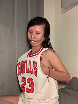 Snapshot of lady_moon09 chatting on February 25, 2026, 1:32 pm lady moon09 online show from February 25, 2026, 1:32 pm