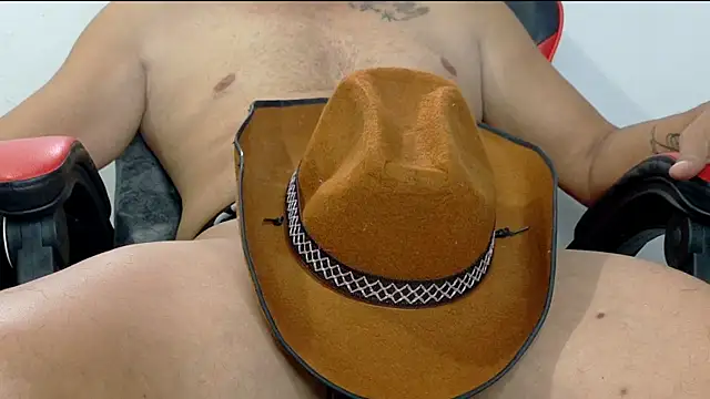 Snapshot of orionhot9 chatting on February 19, 2026, 7:21 pm orionhot9 online show from February 19, 2026, 7:21 pm