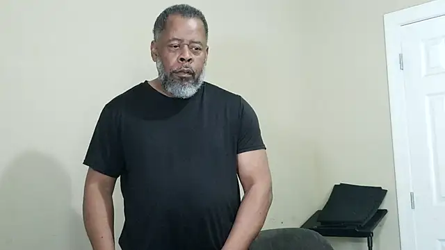 Cleozevo1961 online show from April 20, 2026, 4:21 pm