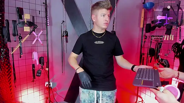 MrJustin Brianna BDSM online show from February 21, 2026, 6:53 pm