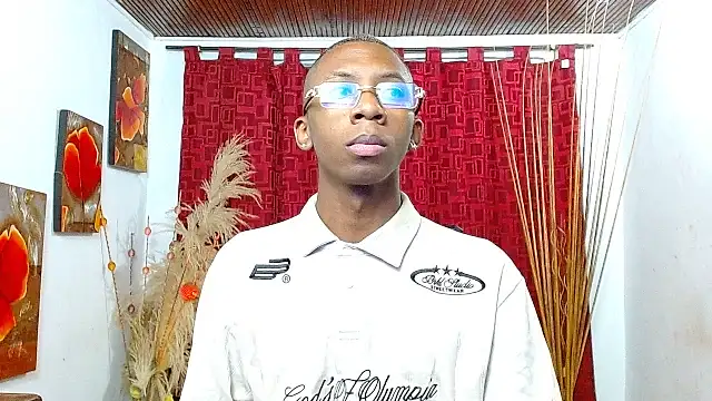 Snapshot of milo018 chatting on February 18, 2026, 9:27 am milo018 online show from February 18, 2026, 9:27 am