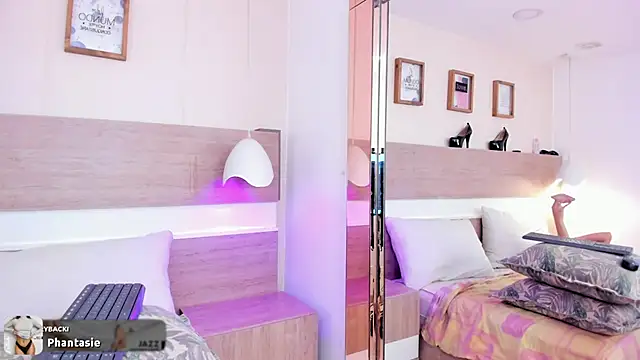 Angel ee online show from February 20, 2026, 5:24 pm