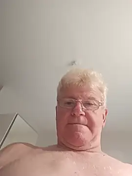 olivbisoumis online show from May 21, 2026, 5:03 am