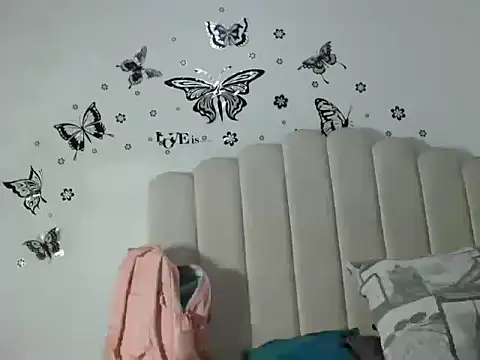 Snapshot of MaferNaughty4U chatting on February 19, 2026, 12:56 pm MaferNaughty4U online show from February 19, 2026, 12:56 pm