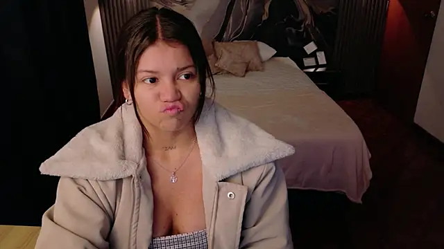 Snapshot of Alessia_Monroe_ chatting on February 24, 2026, 1:42 pm Alessia Monroe online show from February 24, 2026, 1:42 pm