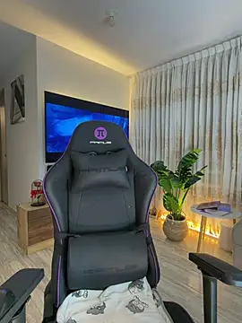 AliceBoomx online show from April 11, 2026, 5:45 am