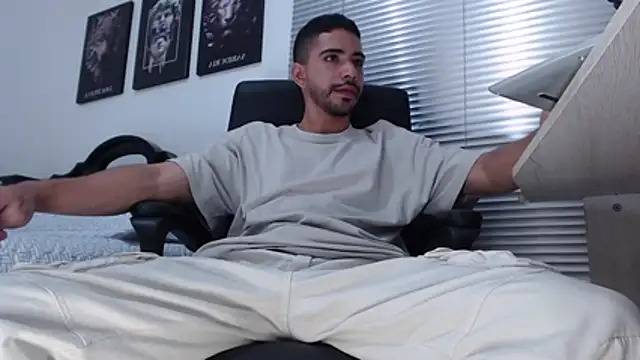 Kratoswolf online show from April 5, 2026, 5:43 pm