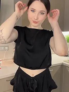 Tiny BunnyX online show from April 19, 2026, 6:24 am