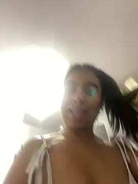 Snapshot of karla-hank chatting on February 19, 2026, 11:39 am karla-hank online show from February 19, 2026, 11:39 am