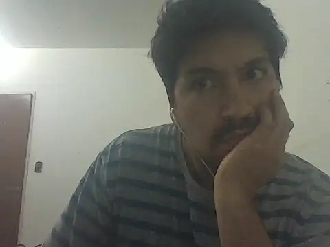 Snapshot of LeCorbu10 chatting on April 10, 2026, 4:39 am LeCorbu10 online show from April 10, 2026, 4:39 am