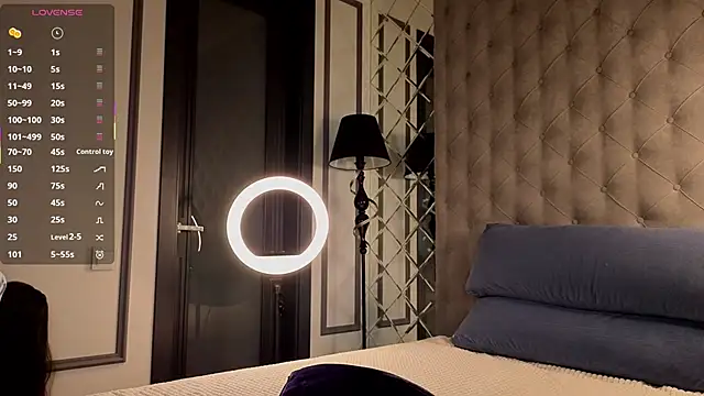 MiguelinaRasmuson online show from April 12, 2026, 11:04 am