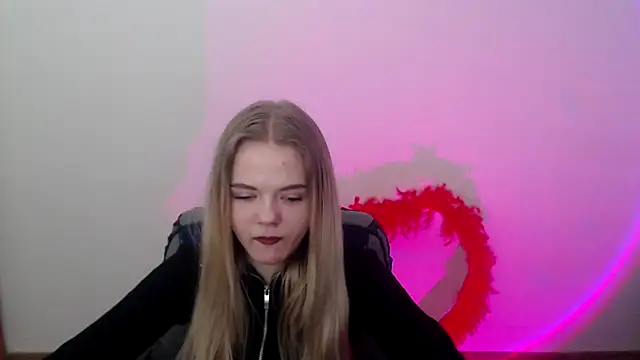 FoxiLana online show from March 3, 2026, 8:20 am