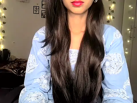 Snapshot of SIKSHA_SINGH chatting on April 5, 2026, 5:54 pm SIKSHA SINGH online show from April 5, 2026, 5:54 pm