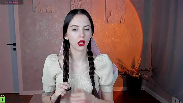 Snapshot of elise_robbie chatting on May 20, 2026, 5:30 pm elise robbie online show from May 20, 2026, 5:30 pm