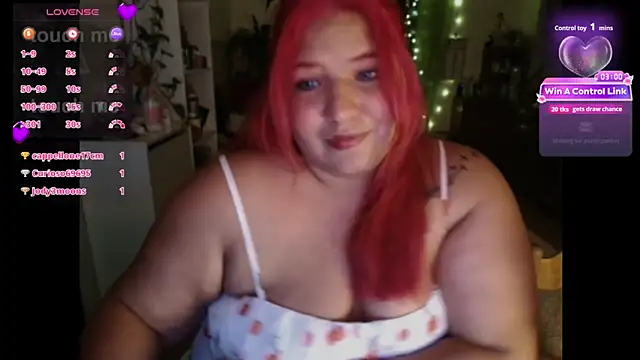 Snapshot of MagicCurves chatting on June 6, 2026, 10:14 pm MagicCurves online show from June 6, 2026, 10:14 pm