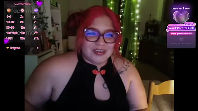 Snapshot of MagicCurves chatting on June 9, 2026, 10:21 pm MagicCurves online show from June 9, 2026, 10:21 pm