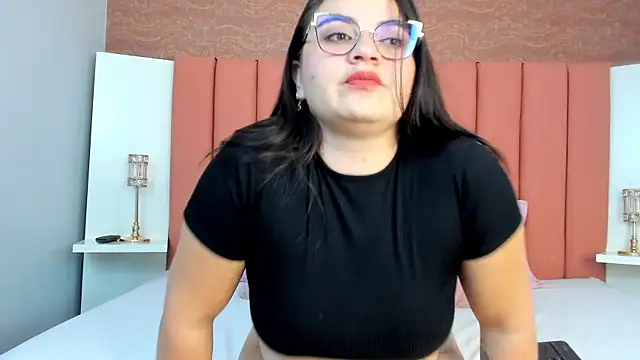 Snapshot of AmaraMonroe chatting on February 26, 2026, 12:37 pm AmaraMonroe online show from February 26, 2026, 12:37 pm