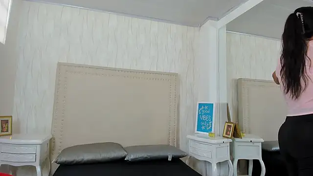 Snapshot of FernandaAvilax chatting on April 24, 2026, 7:27 pm FernandaAvilax online show from April 24, 2026, 7:27 pm