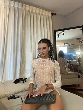 Snapshot of Luxa_Velvet chatting on July 29, 2026, 12:25 pm Luxa Velvet online show from July 29, 2026, 12:25 pm