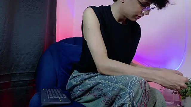 lui x dust online show from May 16, 2026, 3:25 am