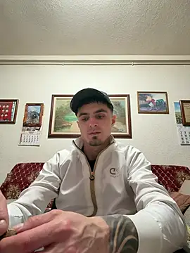 Snapshot of Carles1510 chatting on February 25, 2026, 5:22 pm Carles1510 online show from February 25, 2026, 5:22 pm