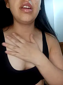 Rosyshadow online show from April 16, 2026, 9:15 pm