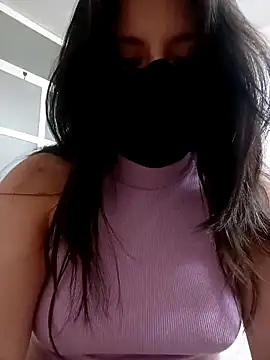 Rosyshadow online show from May 3, 2026, 6:36 pm