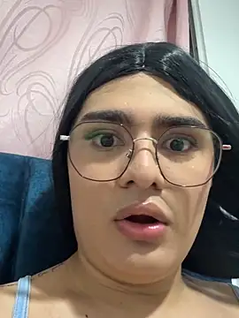 Emma Paez online show from May 5, 2026, 5:04 am
