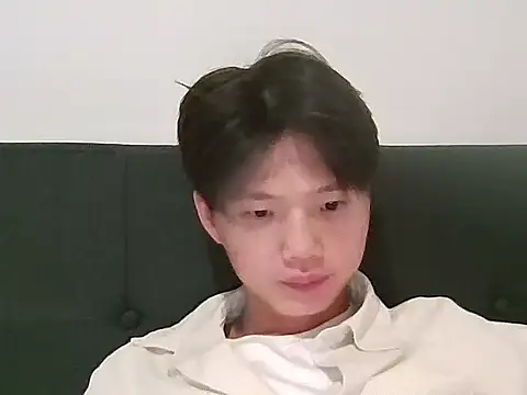 sweetiepuppy421 online show from April 16, 2026, 9:21 am