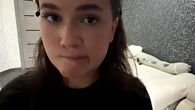 Snapshot of JoycelynUrion chatting on April 6, 2026, 10:27 am JoycelynUrion online show from April 6, 2026, 10:27 am