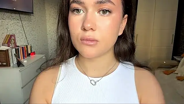 Snapshot of JoycelynUrion chatting on April 12, 2026, 11:04 am JoycelynUrion online show from April 12, 2026, 11:04 am