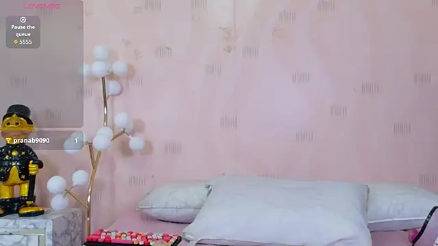 Snapshot of curvybuffgirllll chatting on July 10, 2026, 7:38 pm curvybuffgirllll online show from July 10, 2026, 7:38 pm