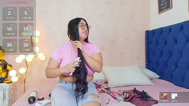Snapshot of curvybuffgirllll chatting on July 23, 2026, 7:34 pm curvybuffgirllll online show from July 23, 2026, 7:34 pm