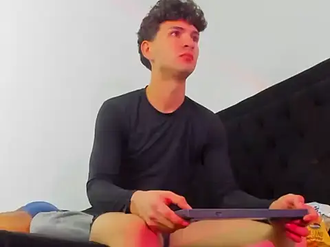 Snapshot of hot_boys_2_ chatting on February 24, 2026, 4:32 am hot boys 2 online show from February 24, 2026, 4:32 am