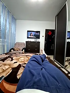 Snapshot of Mikecrazyhy chatting on February 19, 2026, 4:58 pm Mikecrazyhy online show from February 19, 2026, 4:58 pm