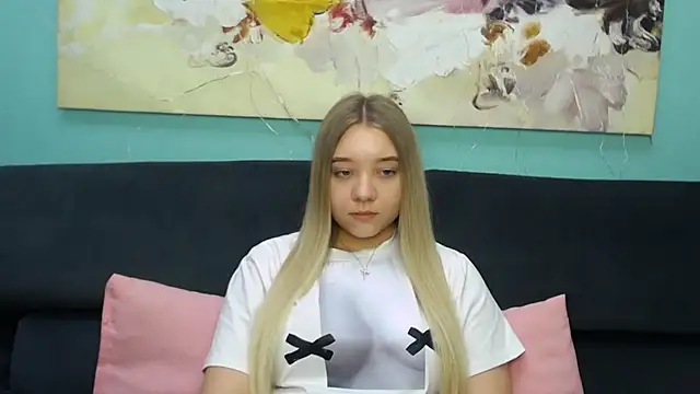 MilanaSiia online show from March 7, 2026, 5:43 pm