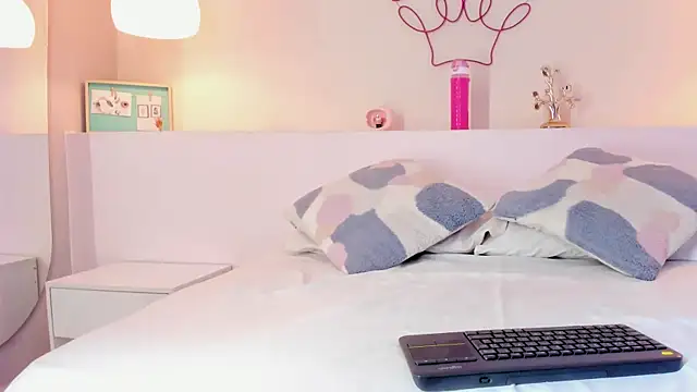 Snapshot of mia_mendoza_ chatting on February 28, 2026, 12:50 pm mia mendoza online show from February 28, 2026, 12:50 pm