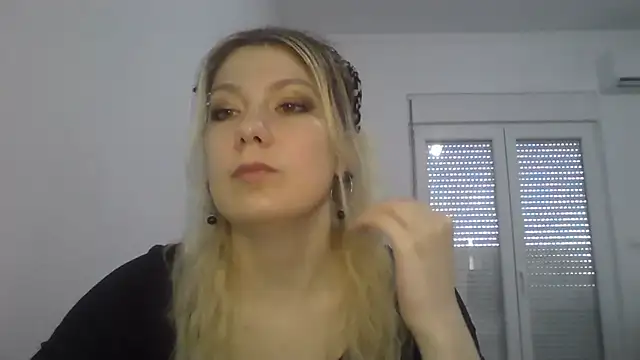 Foxy Bright online show from March 29, 2026, 11:54 am