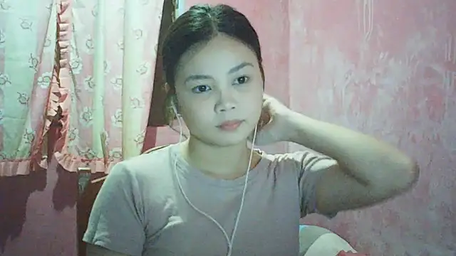 Snapshot of DessertFlower chatting on April 22, 2026, 3:53 am DessertFlower online show from April 22, 2026, 3:53 am