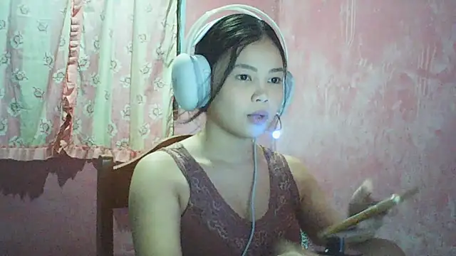 Snapshot of DessertFlower chatting on April 25, 2026, 3:42 am DessertFlower online show from April 25, 2026, 3:42 am